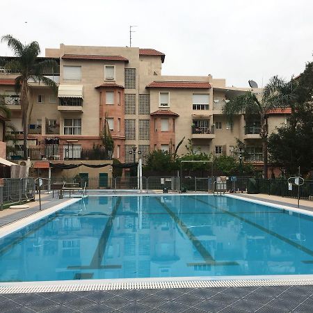 Pool & Garden Lejlighedshotel Rehovot Eksteriør billede